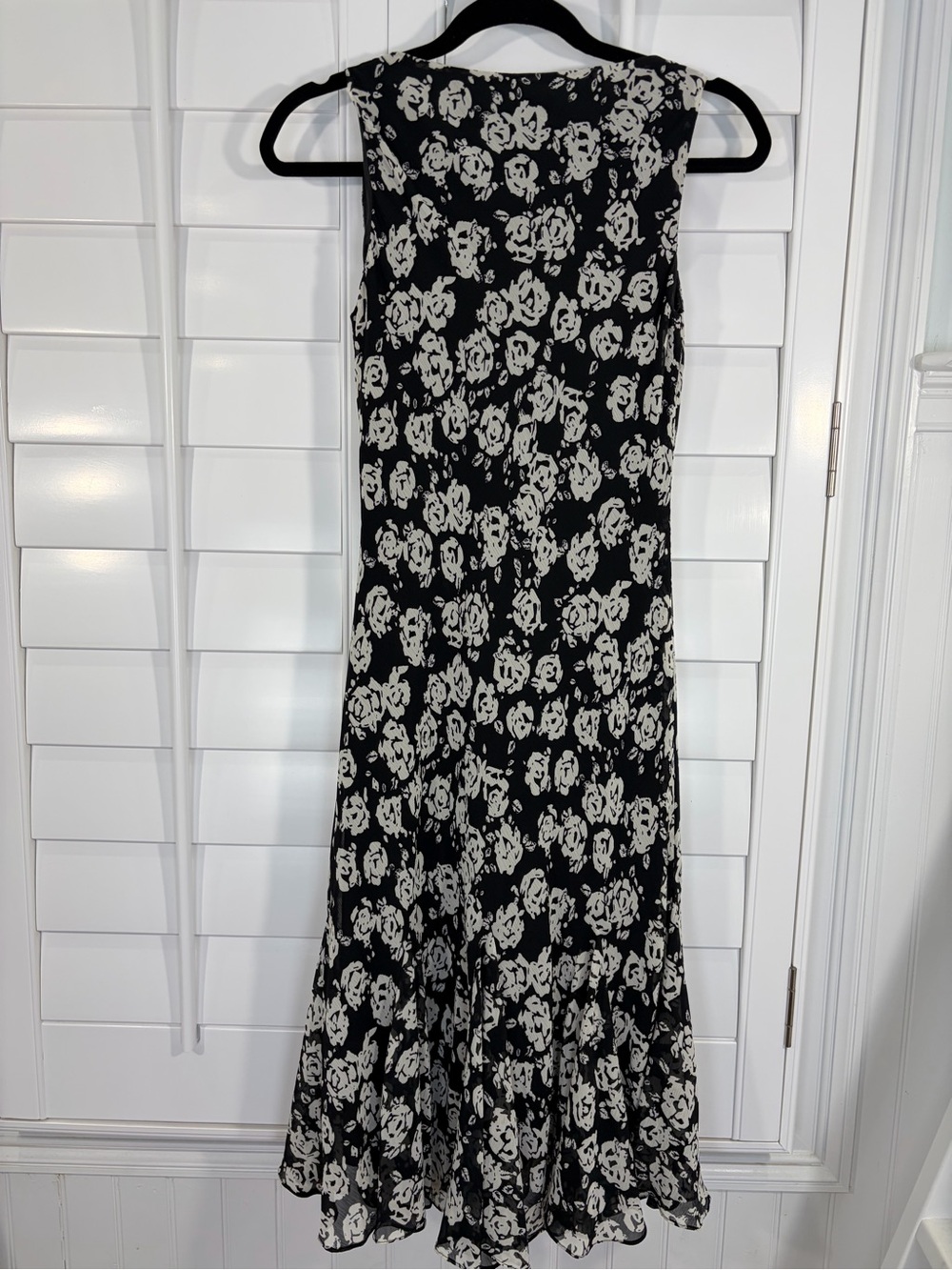 Chaps B&W Floral Sleeveless Midi Dress (4) - Picture 2 of 8